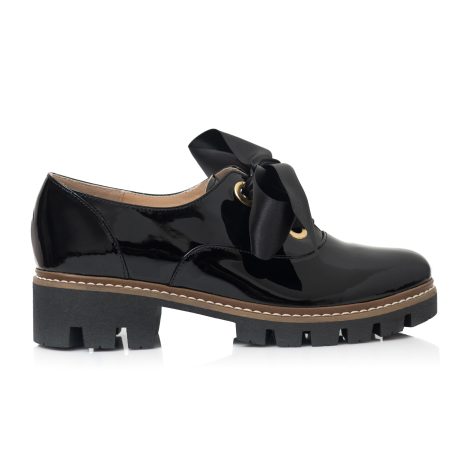 pantofi tip bocanc pantofi talpa joasa din lac pantofi talpa joasa la comanda